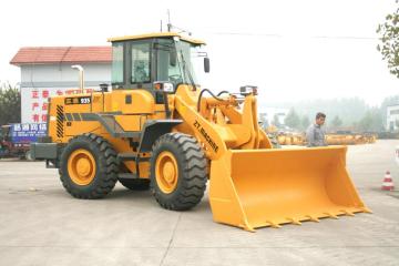 Wheel loader with enhanced stability and safety features