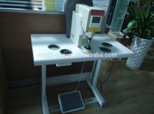 Shoelace metal tipping machine