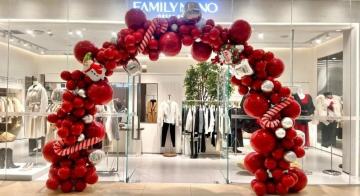 Christmas themed decorative balloons