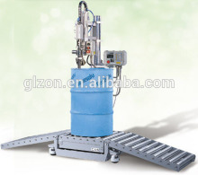 Industrial liquid pouring machine