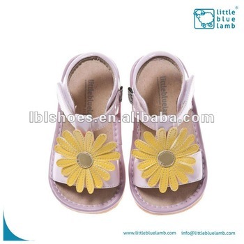 Daisy flower attached girls' baby squeaky shoes summer sandals SQ-B41004-PK