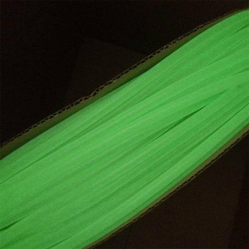 Tampa da cor verde Luminosa voar amarrando tubos