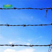 Galvanized barbed wire rol