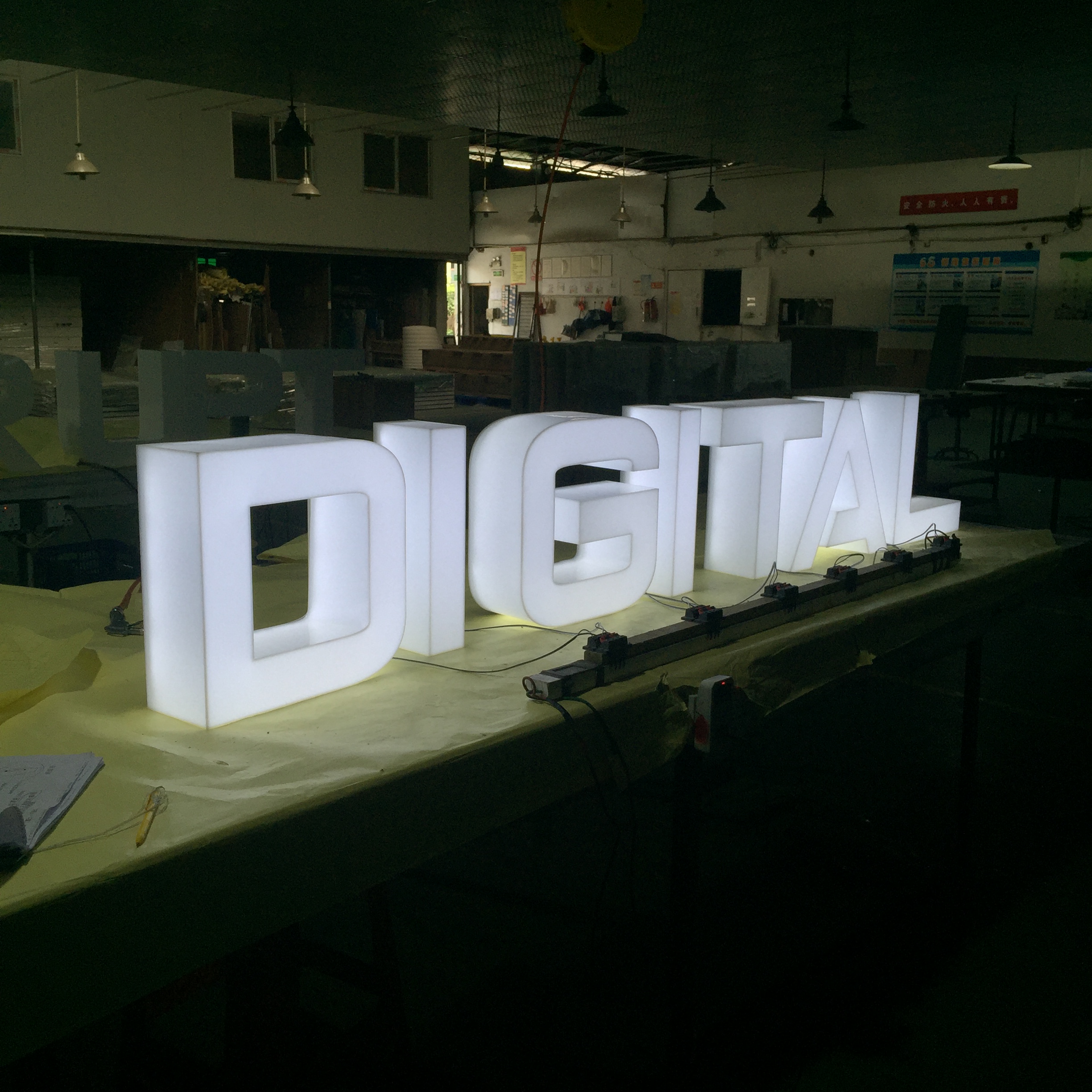 wholesale led lighted acrylic alphabet letter sign customized big 3d plastic acrylic letters for signage