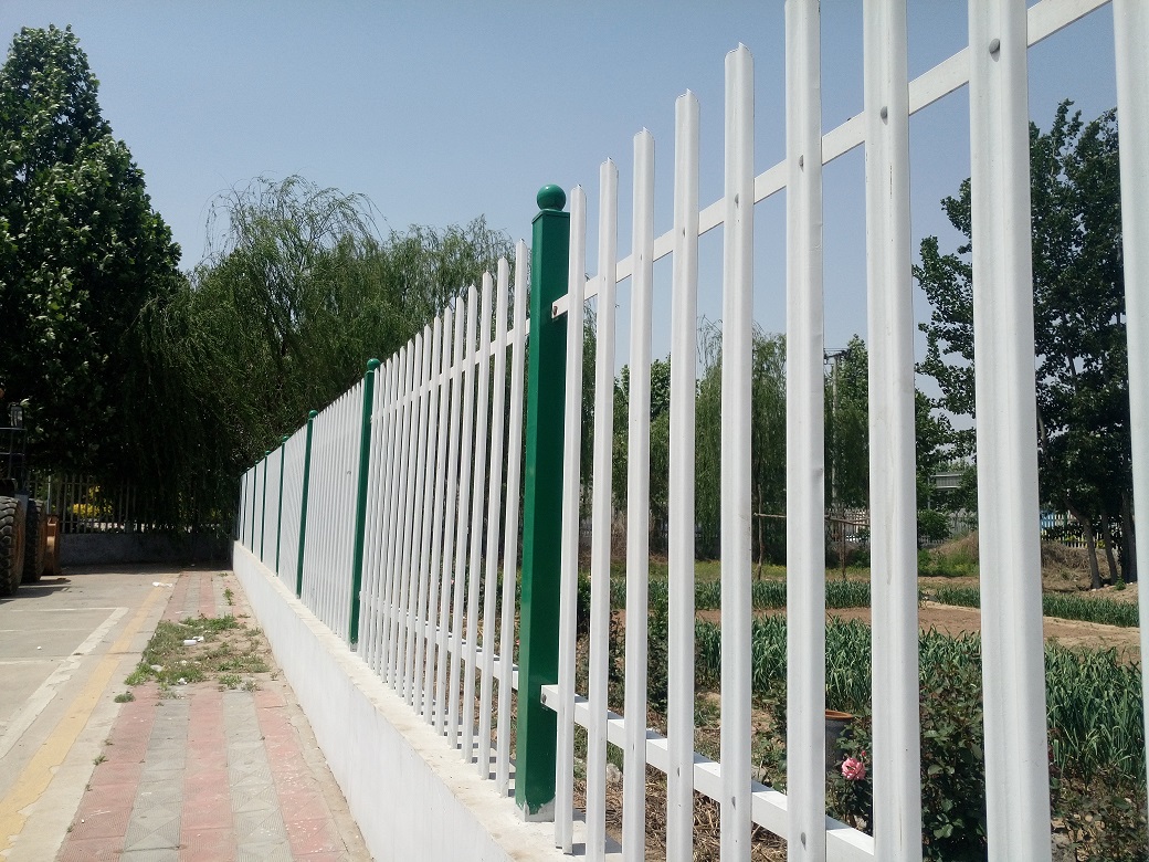 palisade fencing 3