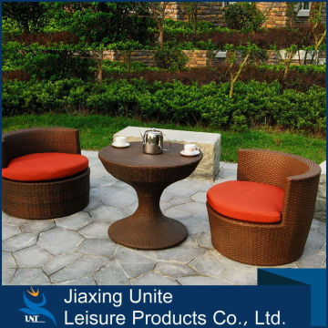 Broyhill outdoor furniture/bullet shape furniture