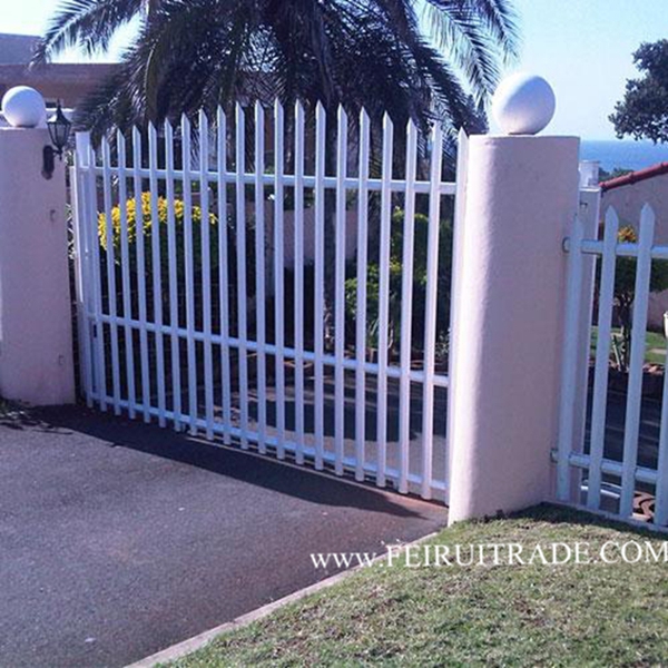 Plastic Coated Metal Picket Palisade Fece