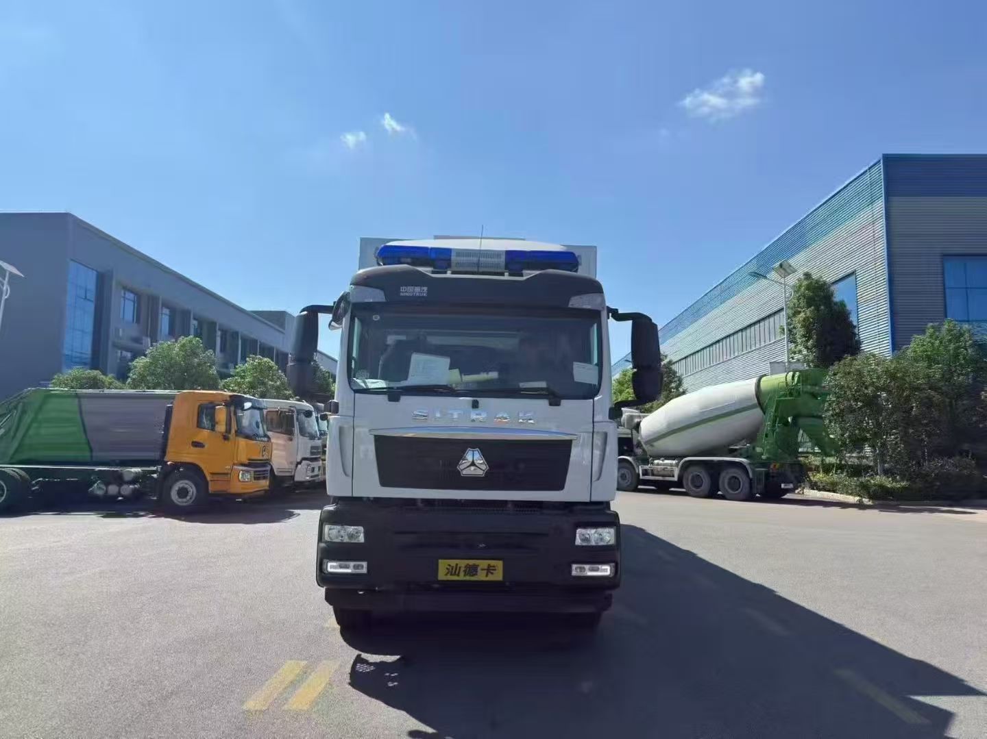 Надежный медицинский транспортный фургон для экстренных случаев Reliable Medical Transport Van for Emergencies