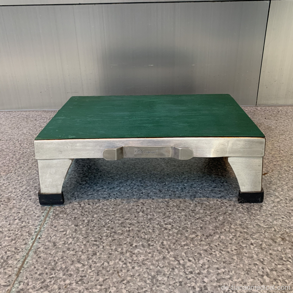 Skid Proof Foot Stool aus Edelstahl im Krankenhaus