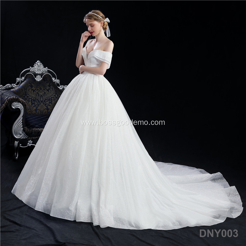 Vintage off shoulder Lace up back Princess simple Wedding Dress With Big Train