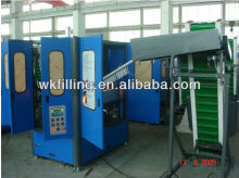 Automatic lineal type PET blowing machine