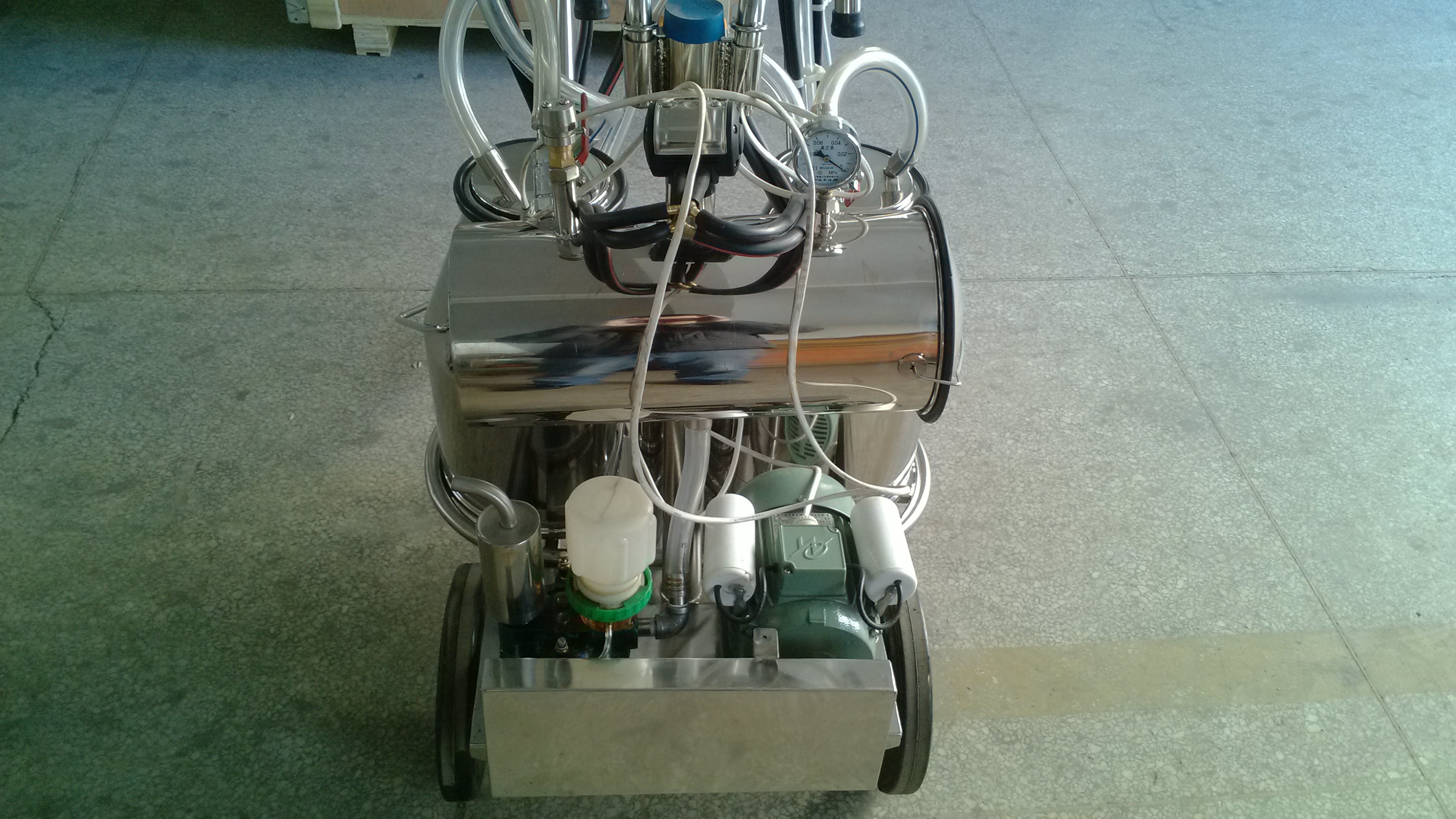 piston electric milking machine