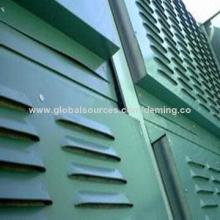 Noise barrier with beautiful appearance, anti-corrosion and anti-oxidation abilities