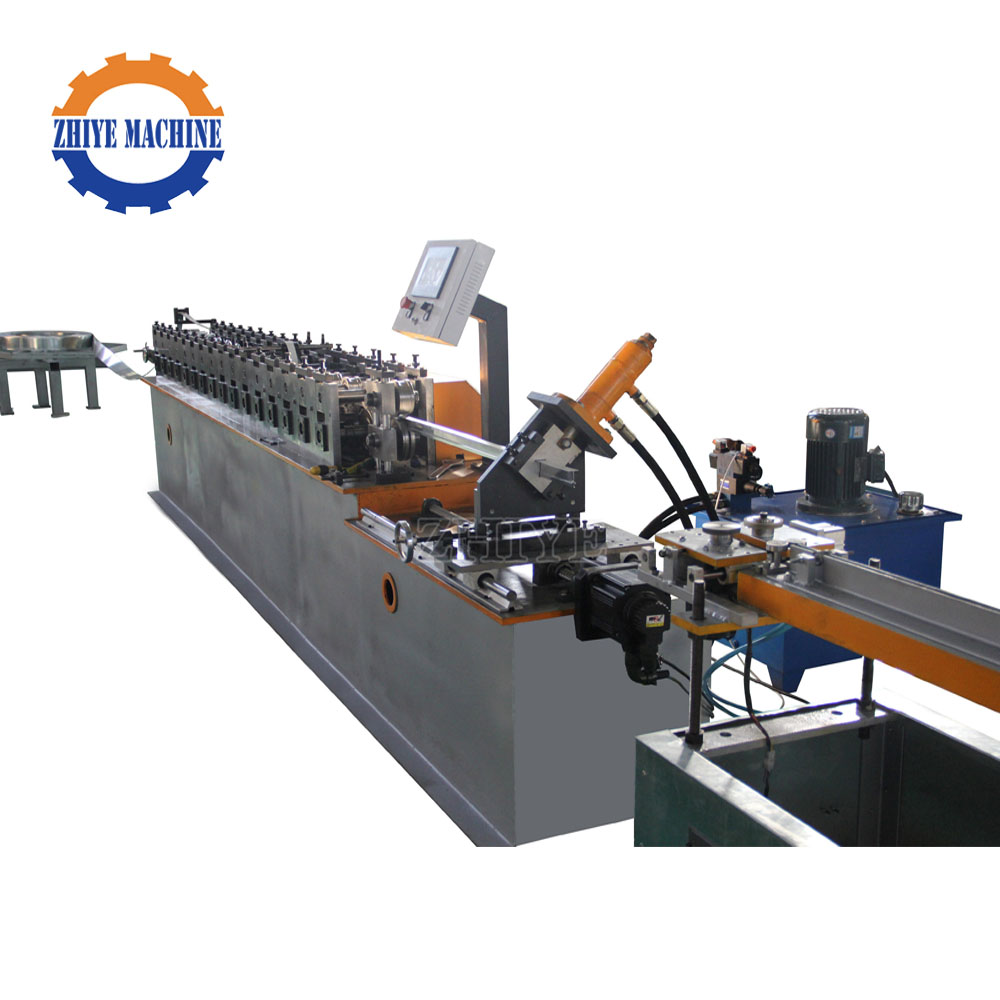 Tee roll forming machine