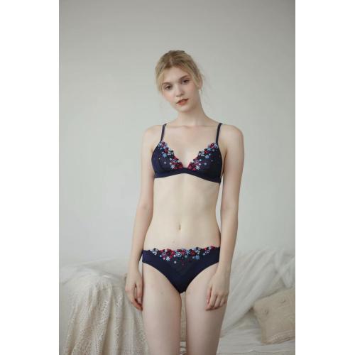 Ensemble soutien-gorge et bikini triangle sans fil à broder sans fil