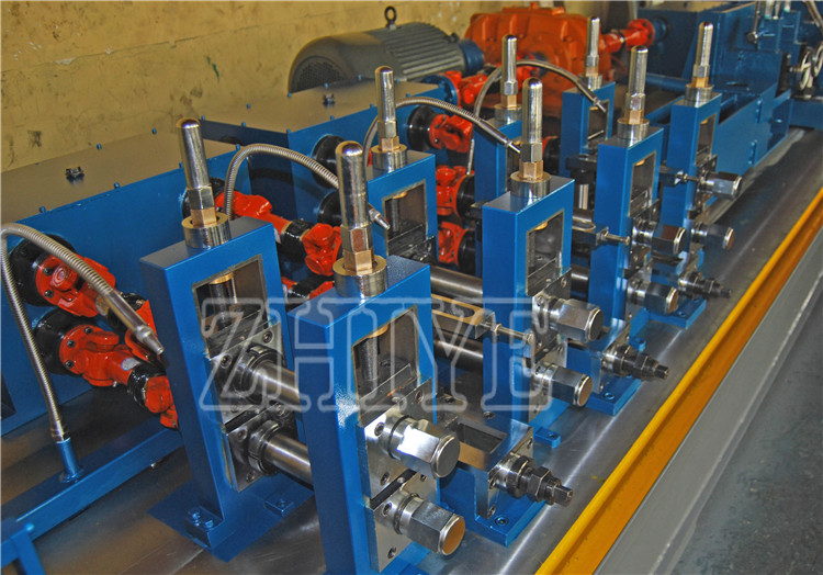 welding pipes machines