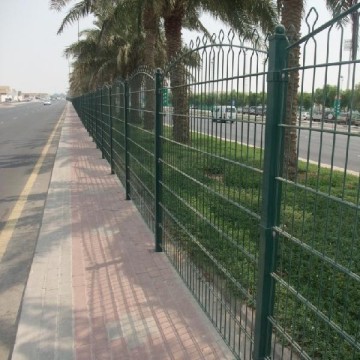 green garden fence netting , wire mesh fence