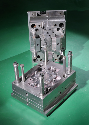 China injection Plastic mold manufacturer