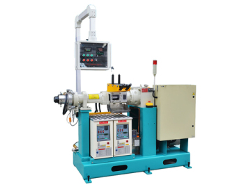 Extruder machine with rubber