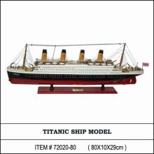 Titanic ship & boat mode, wood maetrial, can add light inside