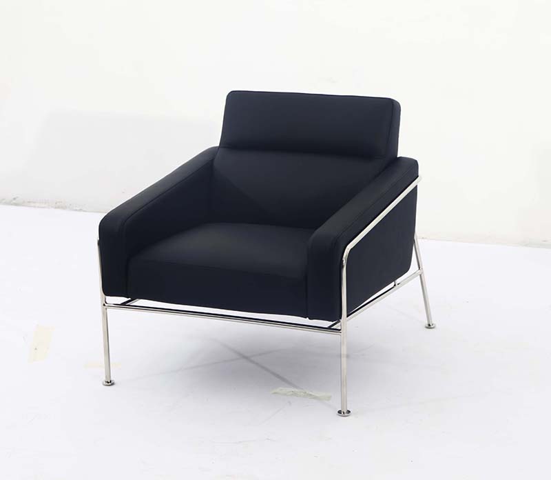 Fritz Hansen Series 3300 Lounge Chair