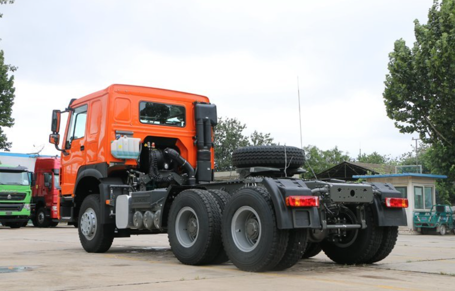 SINOTRUK 6x4 tractor truck