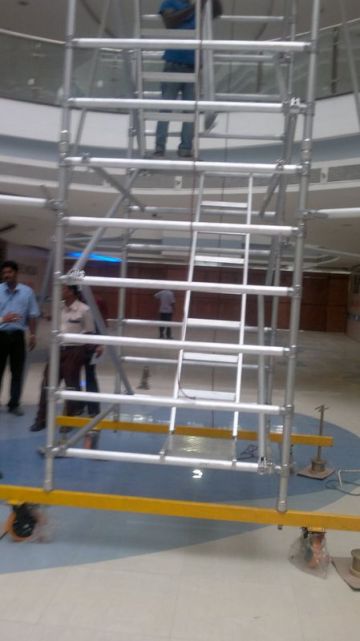 Home Built - In Ladder Aluminium Mobile Scaffold / Multi Purpose Scaffold Towers