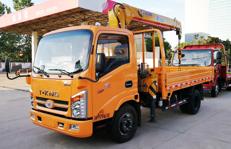 3.2t xcmg crane truck