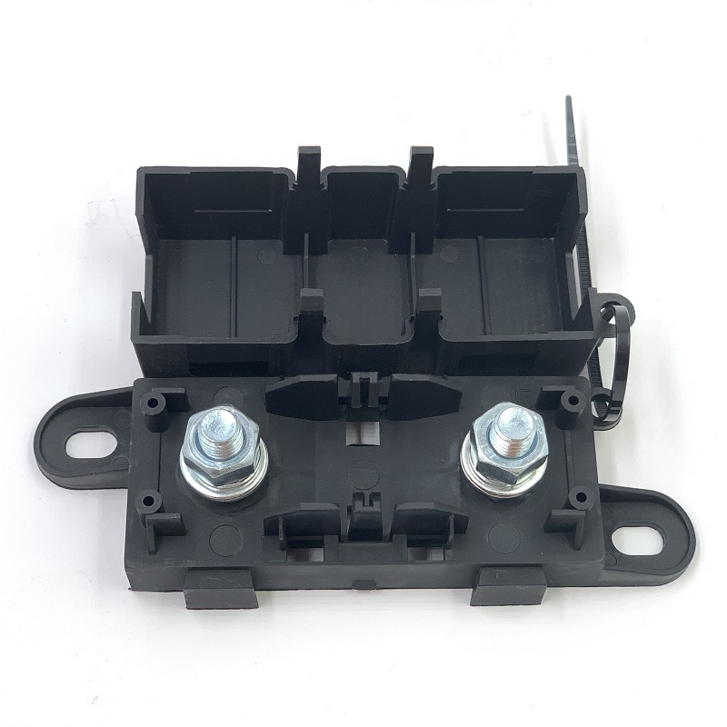 MEGA bolt-down fuse installed in AD185 fuse holder MEGA bolt-down fuse installed in AD185 fuse holder