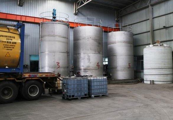 DEIPA raw materials for cement or concrete admixtures