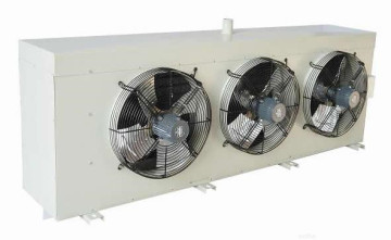 Variable sheet pitch evaporator