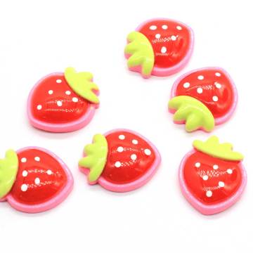 Dekorative süße erdbeerförmige Kawaii-Harzperle für handwerkliche Dekoration Charms Kühlschrank Dekor Perlen Spielzeug Ornamente