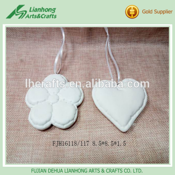 Handmade home decoration heart shape porcelain decoration items
