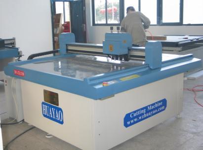 machine for cutting carton