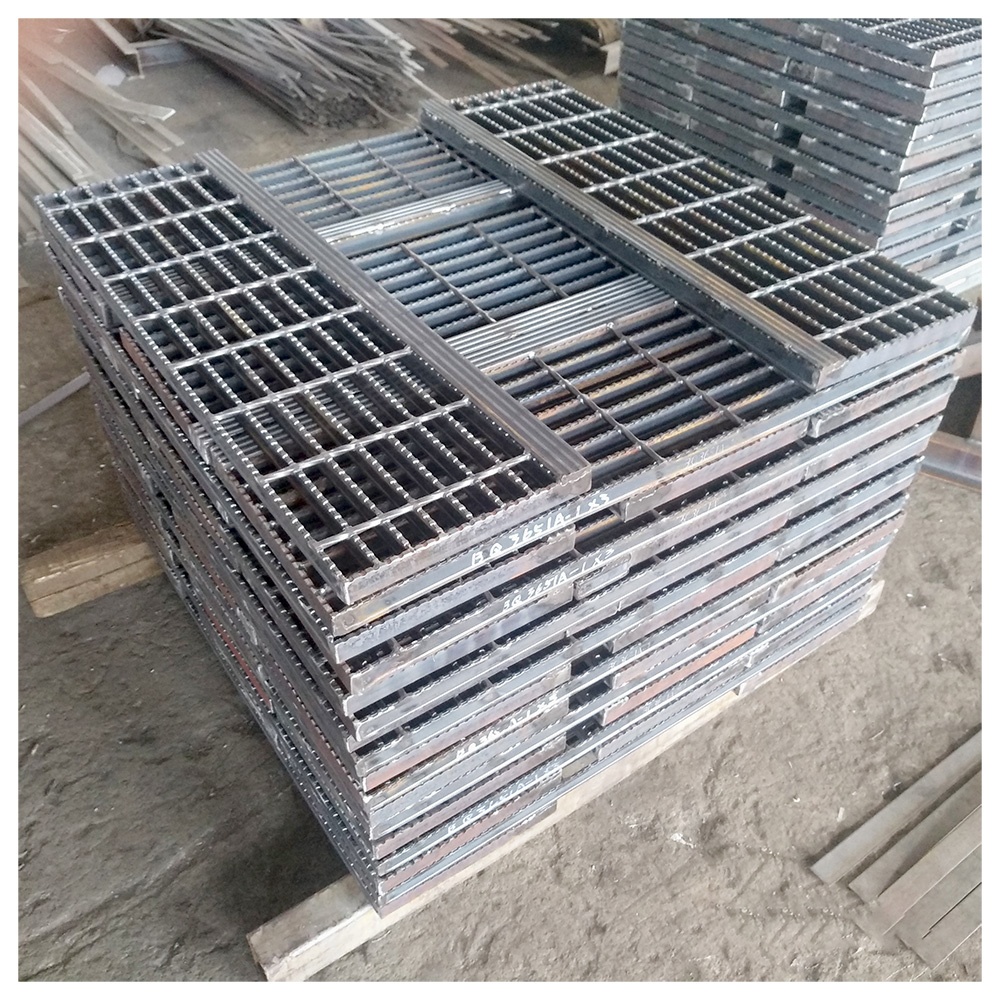 Industrial galvanized steel stair treads steel grating for outdoor projects