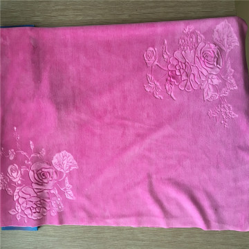 Kristallfleece mit rosérotem Blumendruck