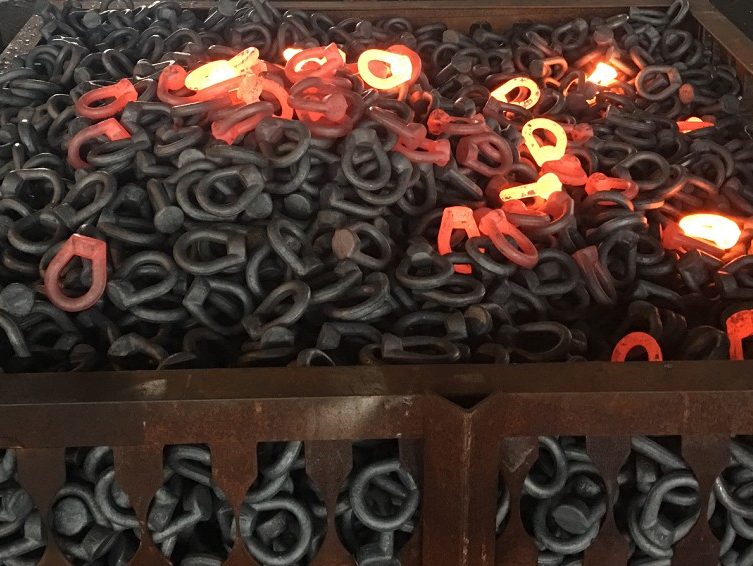 Kovácsolt Oval Eye Nut gyártás Forged Oval Eye Nut Production