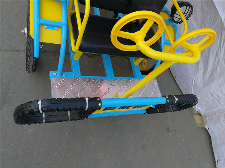 Factory price surrey bicycle for 2 person/2 seats surrey bikes in park for rental/tandem bike in bicycle hot sell