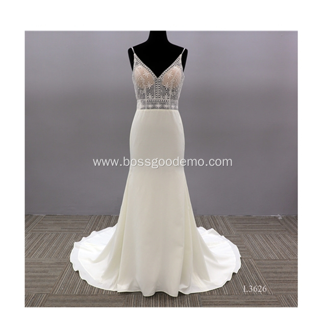 Customized style embroidery bridal gowns long train white simple wedding dress