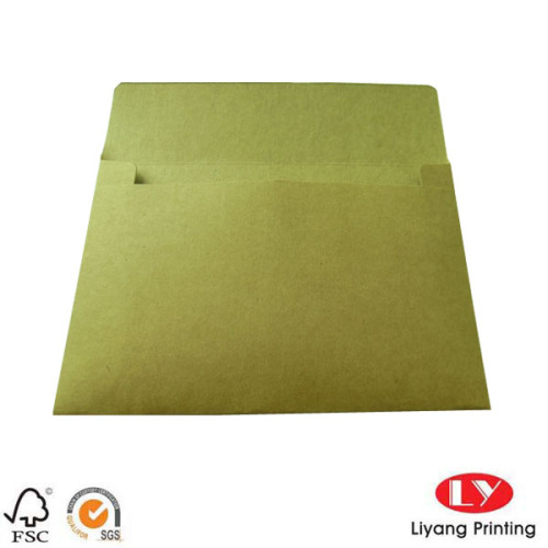 Rigide bruine kraftpapier envelop voor mailing