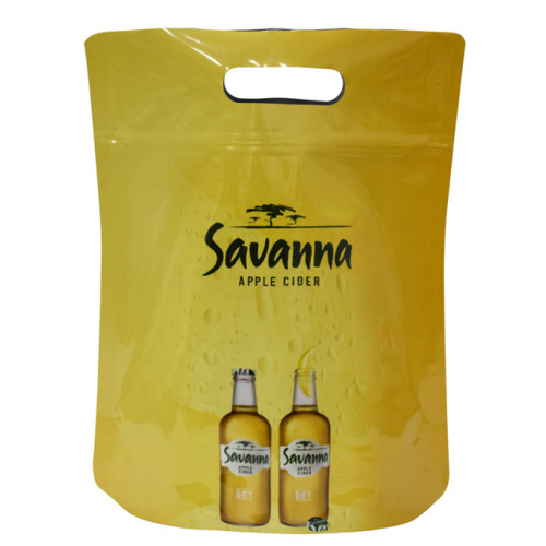 Speciální tvarovaná taška pro pivní nápoje s rukojetí
