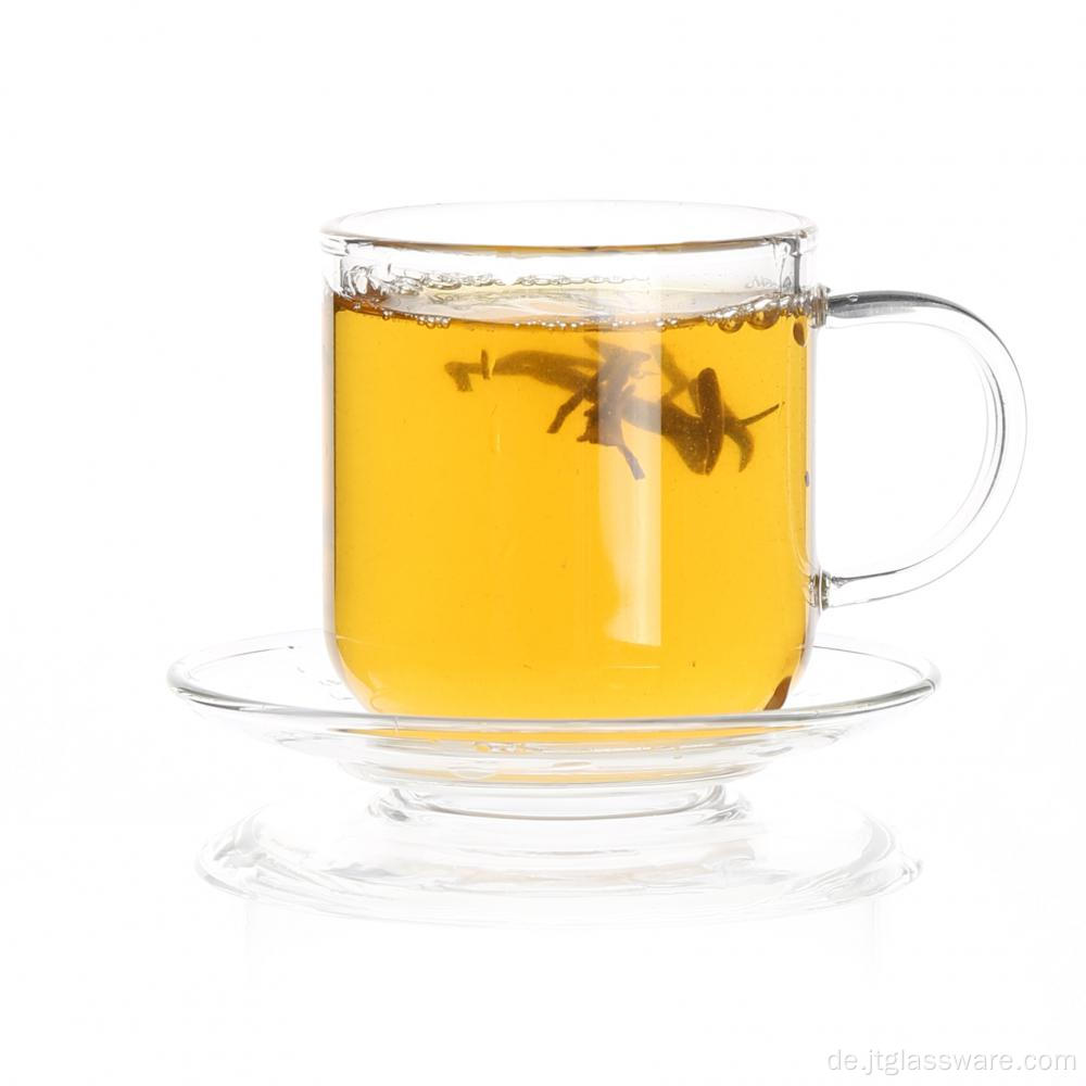 einwandige kleine Teetasse aus Glas mit Untertasse