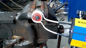 bolt induction heating device