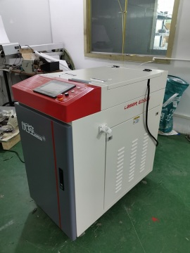 Manipulator laser welding machine