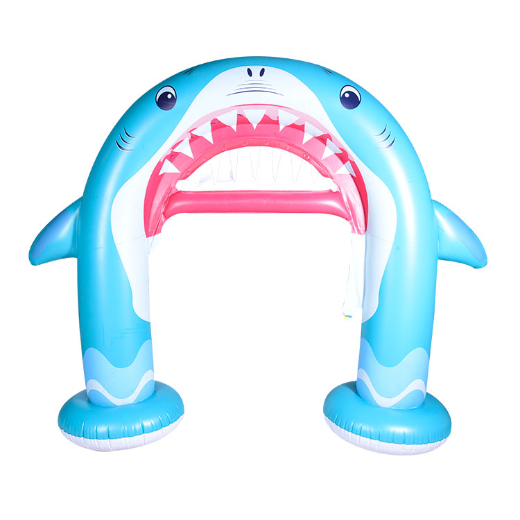 Wholesale niños inflable arco inflable tiburón aspersor