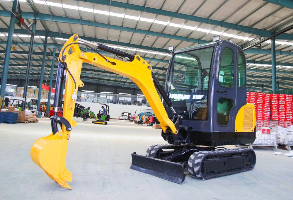 CE EPA EURO 5 เครื่องจักรที่เคลื่อนที่แบบโลก 2.5TON Excavator