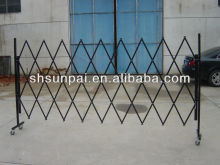 foldable gate with wheels