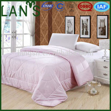 60% Wool and 40% polyester blended Wool Comforter