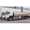 Camion de livraison de pétrole Sinotruck 10-roues 25 000 litres