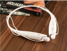 sports bluetooth in ear earphone white color